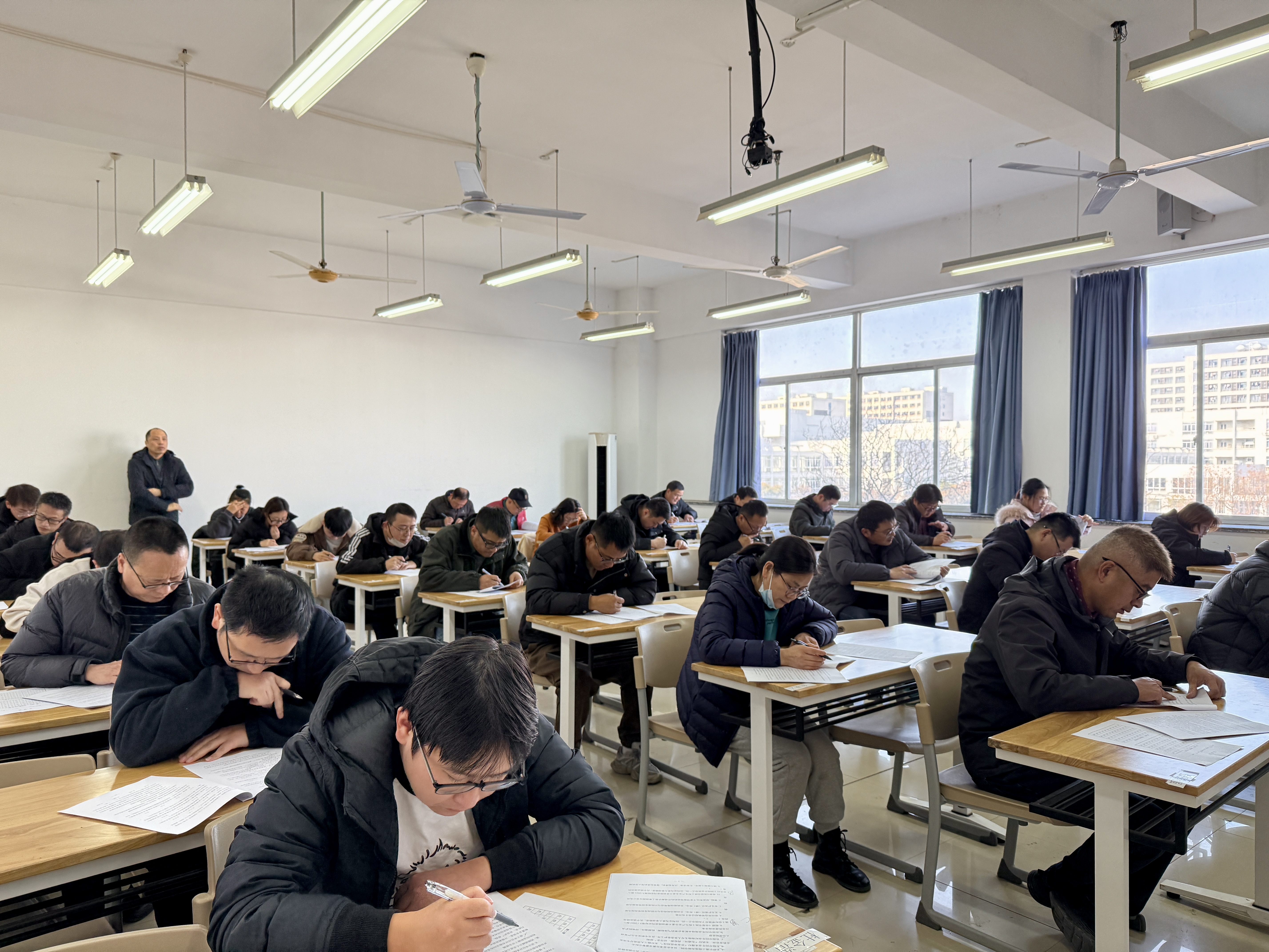 以考促學 以學促用 以用促升——公司開展2025年度業務知識測試